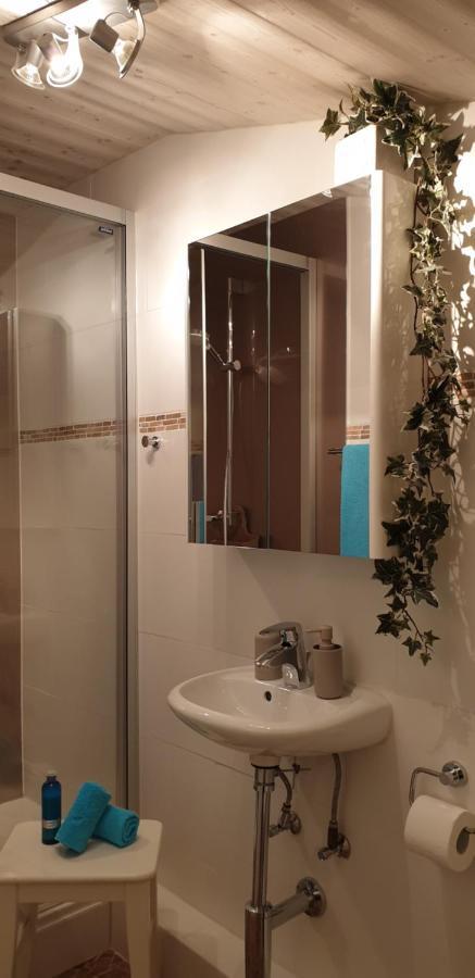 Hotel Chez Constance Saillon Esterno foto