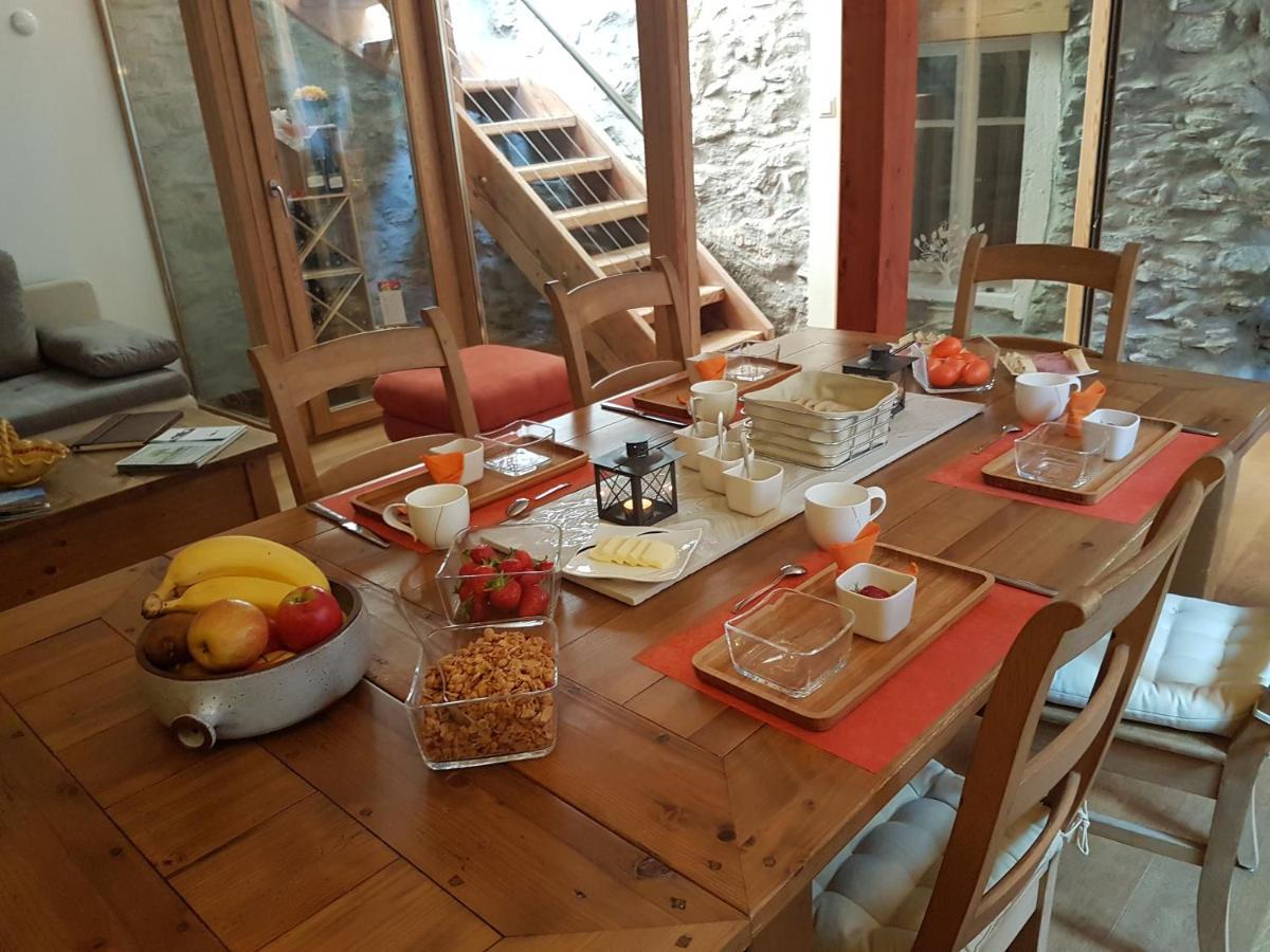 Hotel Chez Constance Saillon Esterno foto